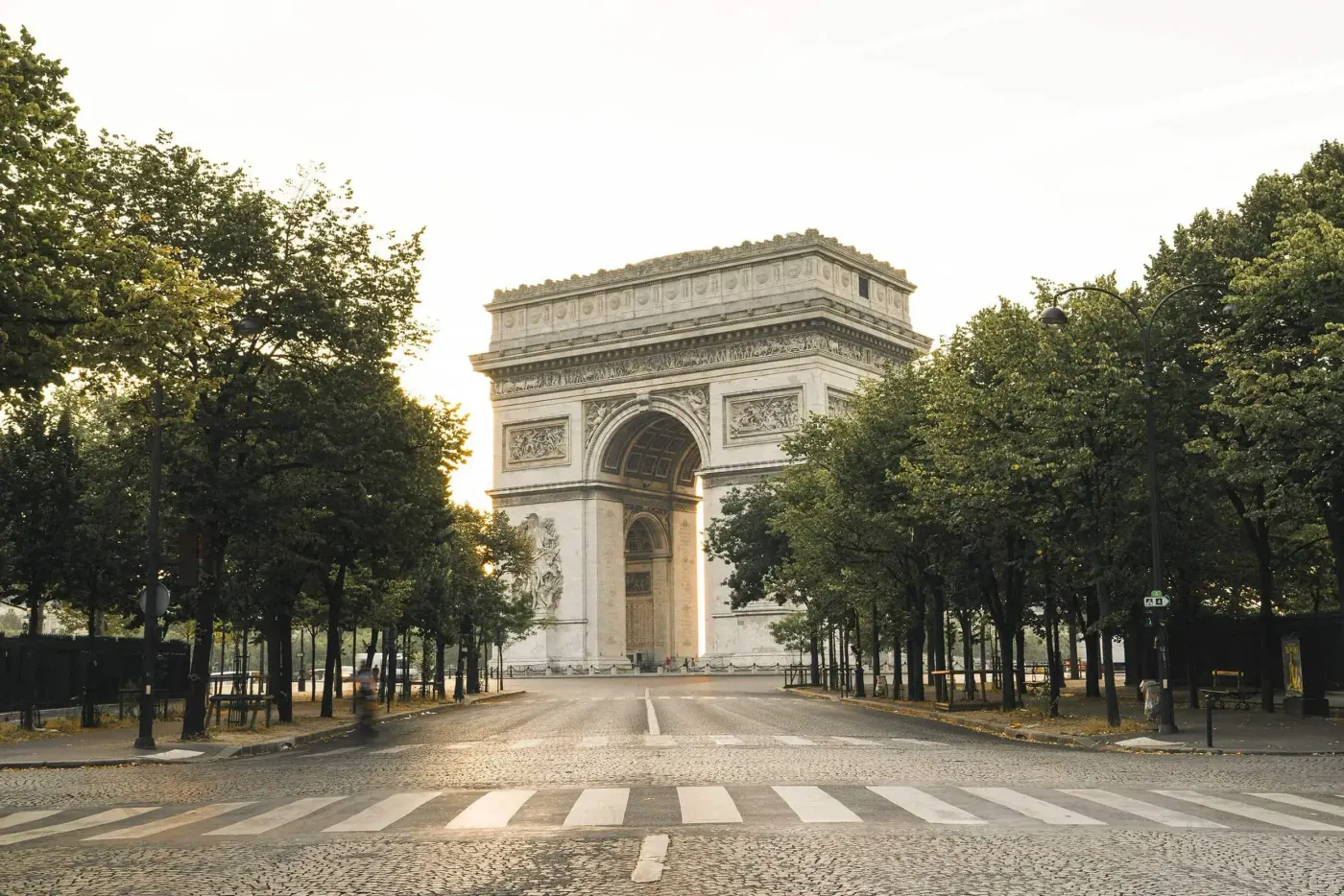 L’Arc de Triomphe, à deux pas du Cabinet Balzac dans le 8e arrondissement de Paris